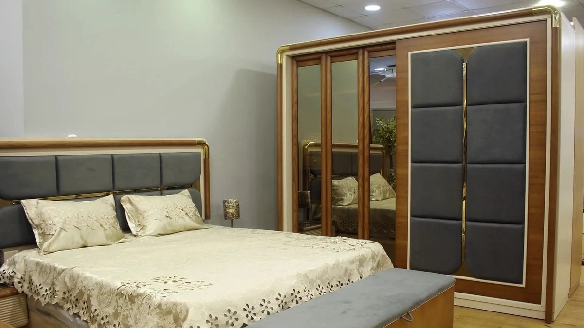 غرفة نوم ريتشارد - عرض 1